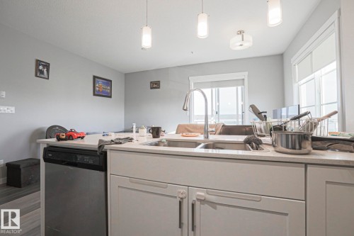 426 812 Welsh Drive, Edmonton, AB - Indoor Photo Showing Kitchen With Double Sink