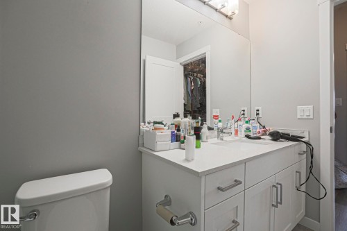 426 812 Welsh Drive, Edmonton, AB - Indoor Photo Showing Bathroom