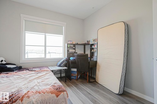 426 812 Welsh Drive, Edmonton, AB - Indoor Photo Showing Bedroom
