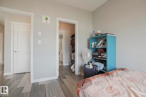 426 812 Welsh Drive, Edmonton, AB - Indoor Photo Showing Bedroom