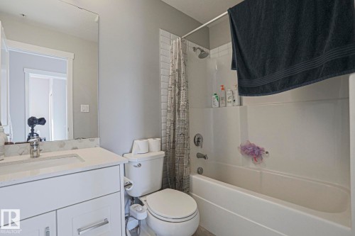 426 812 Welsh Drive, Edmonton, AB - Indoor Photo Showing Bathroom