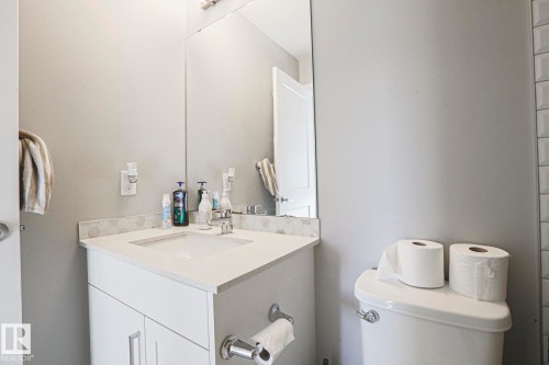 426 812 Welsh Drive, Edmonton, AB - Indoor Photo Showing Bathroom