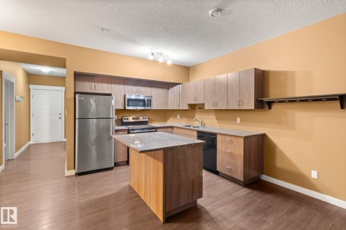 514 10518 113 Street, Edmonton, AB - Indoor Photo Showing Kitchen