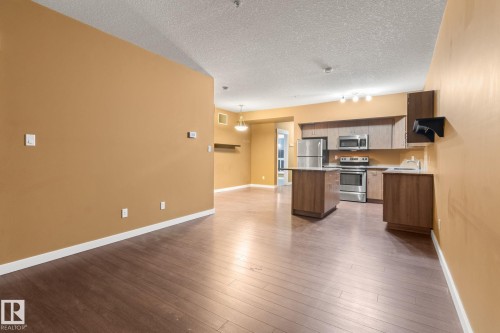 514 10518 113 Street, Edmonton, AB - Indoor Photo Showing Kitchen