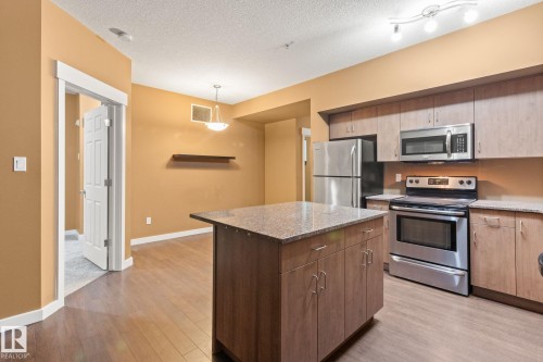514 10518 113 Street, Edmonton, AB - Indoor Photo Showing Kitchen