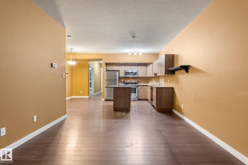 514 10518 113 Street, Edmonton, AB - Indoor Photo Showing Kitchen