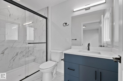 12715 114 Street, Edmonton, AB - Indoor Photo Showing Bathroom