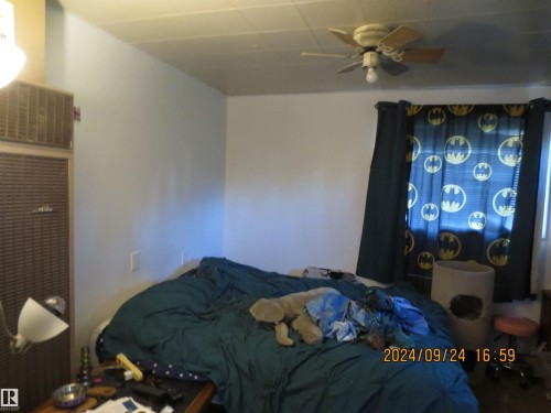 4619 4 Avenue, Edson, AB - Indoor Photo Showing Bedroom