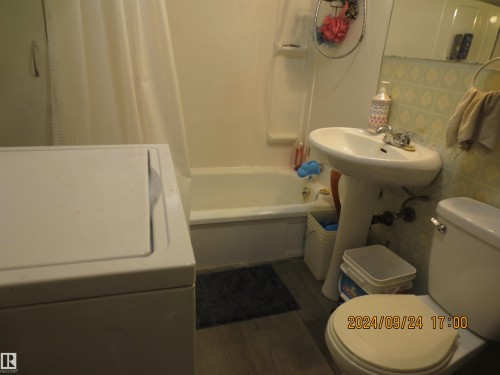 4619 4 Avenue, Edson, AB - Indoor Photo Showing Bathroom