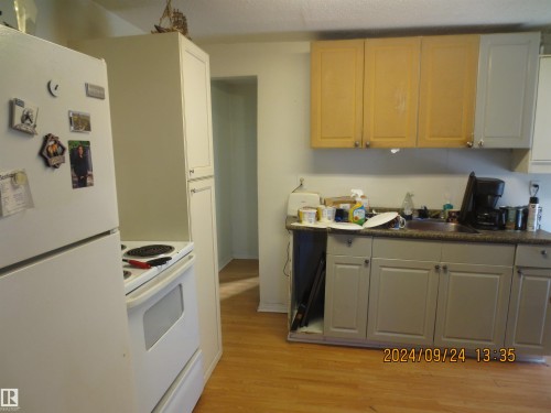 4623 4 Avenue, Edson, AB - Indoor Photo Showing Kitchen
