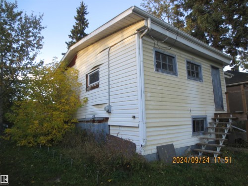 4615 4 Avenue, Edson, AB - Outdoor With Exterior