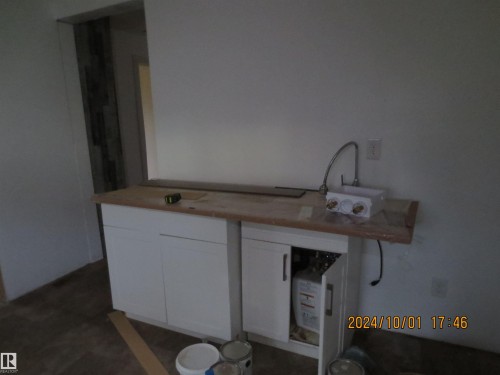 4615 4 Avenue, Edson, AB - Indoor