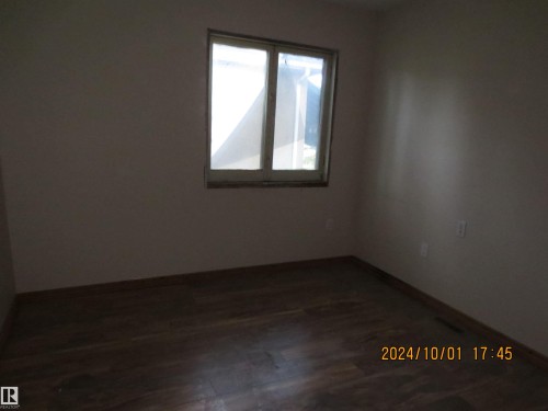 4615 4 Avenue, Edson, AB - Indoor Photo Showing Other Room