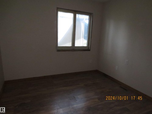 4615 4 Avenue, Edson, AB - Indoor Photo Showing Other Room
