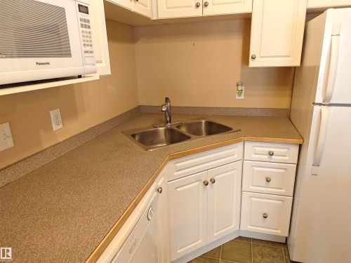 209 7511 171 Street, Edmonton, AB - Indoor Photo Showing Kitchen With Double Sink