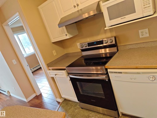 209 7511 171 Street, Edmonton, AB - Indoor Photo Showing Kitchen