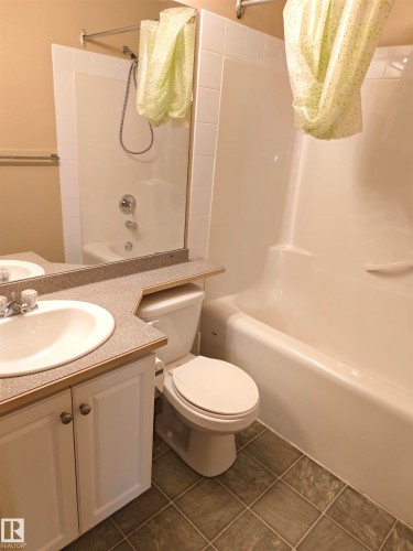 209 7511 171 Street, Edmonton, AB - Indoor Photo Showing Bathroom