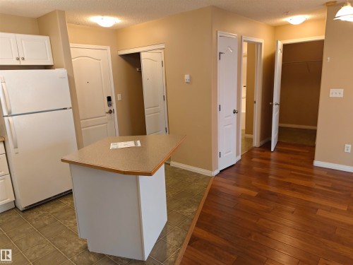 209 7511 171 Street, Edmonton, AB - Indoor Photo Showing Kitchen