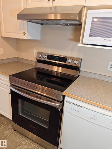 209 7511 171 Street, Edmonton, AB - Indoor Photo Showing Kitchen