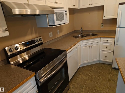 209 7511 171 Street, Edmonton, AB - Indoor Photo Showing Kitchen With Double Sink