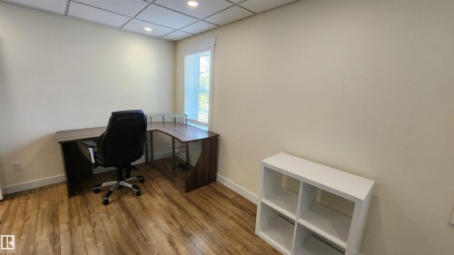 8612 104 Street, Edmonton, AB - Indoor