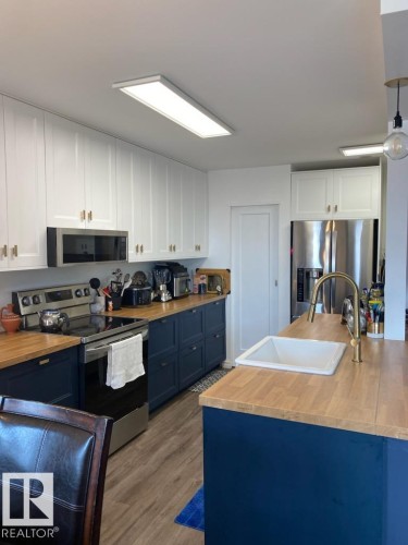 301 7220 144 Avenue, Edmonton, AB - Indoor Photo Showing Kitchen
