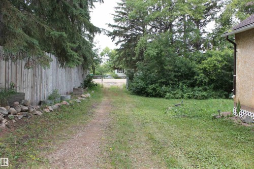 109 Main Road, Derwent, AB - Outdoor