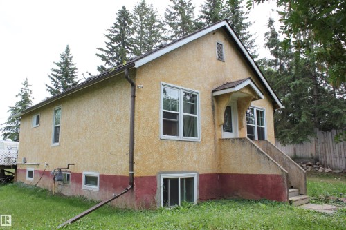 109 Main Road, Derwent, AB - Outdoor