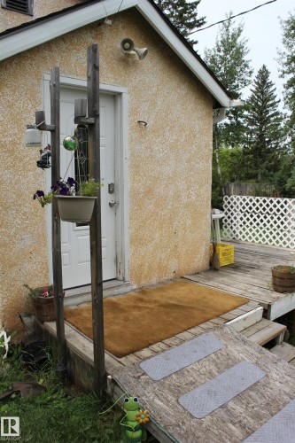 109 Main Road, Derwent, AB - Outdoor With Exterior