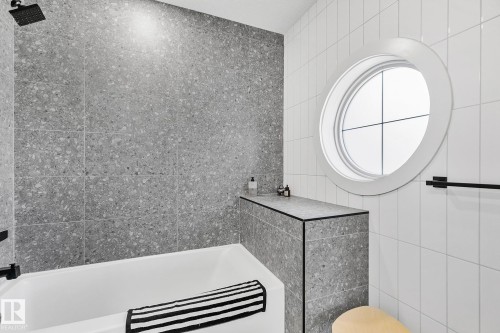 10363 149 Street, Edmonton, AB - Indoor Photo Showing Bathroom