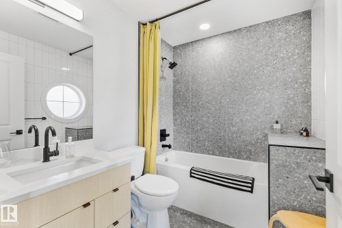 10363 149 Street, Edmonton, AB - Indoor Photo Showing Bathroom