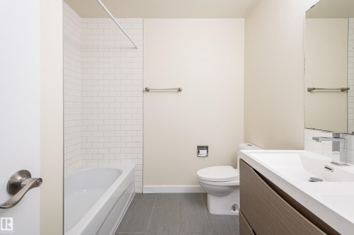 105 14707 53 Avenue, Edmonton, AB - Indoor Photo Showing Bathroom