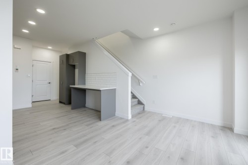 14 7110 Keswick Common, Edmonton, AB - Indoor Photo Showing Other Room