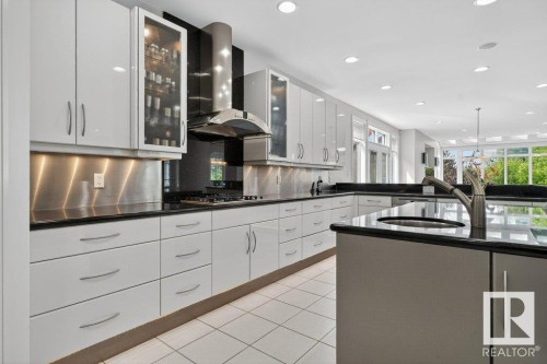 1128 119 Street, Edmonton, AB - Indoor Photo Showing Kitchen