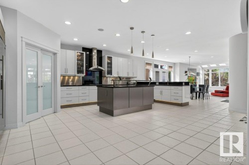 1128 119 Street, Edmonton, AB - Indoor Photo Showing Kitchen With Upgraded Kitchen