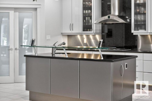 1128 119 Street, Edmonton, AB - Indoor Photo Showing Kitchen With Upgraded Kitchen