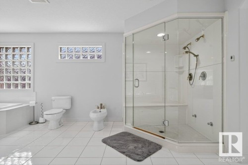 1128 119 Street, Edmonton, AB - Indoor Photo Showing Bathroom