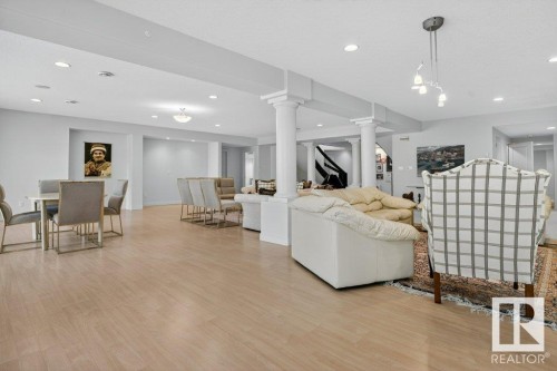 1128 119 Street, Edmonton, AB - Indoor