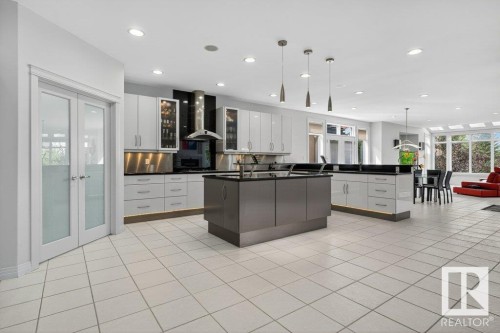 1128 119 Street, Edmonton, AB - Indoor Photo Showing Kitchen With Upgraded Kitchen