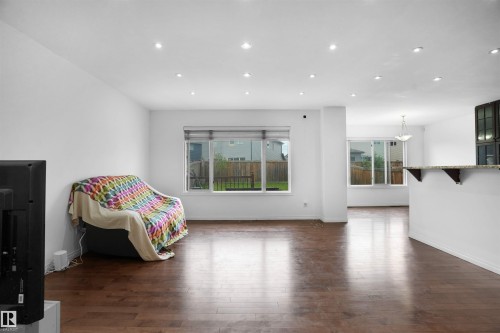 1932 51 Street, Edmonton, AB - Indoor