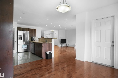 1932 51 Street, Edmonton, AB - Indoor Photo Showing Kitchen