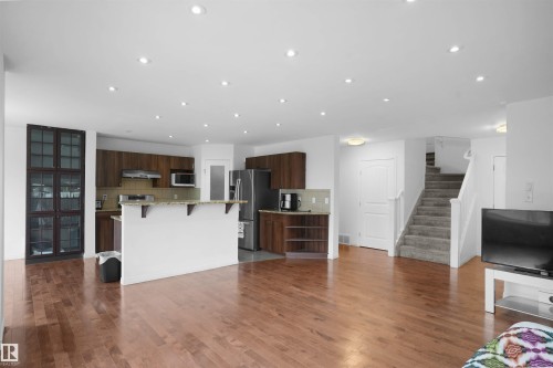 1932 51 Street, Edmonton, AB - Indoor Photo Showing Kitchen