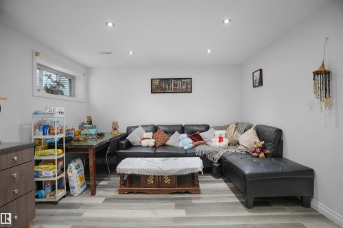 1932 51 Street, Edmonton, AB - Indoor