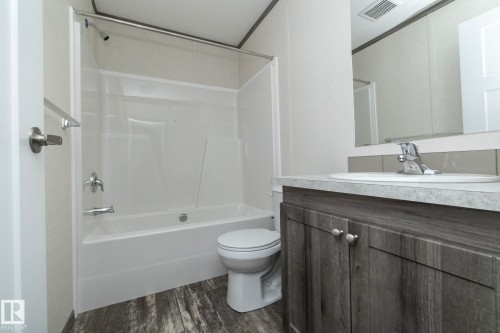 74 Willow Park Estates, Leduc, AB - Indoor Photo Showing Bathroom
