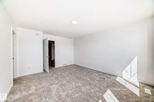 631 Kinglet Boulevard, Edmonton, AB - Indoor Photo Showing Other Room