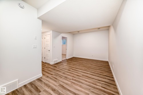 631 Kinglet Boulevard, Edmonton, AB - Indoor Photo Showing Other Room