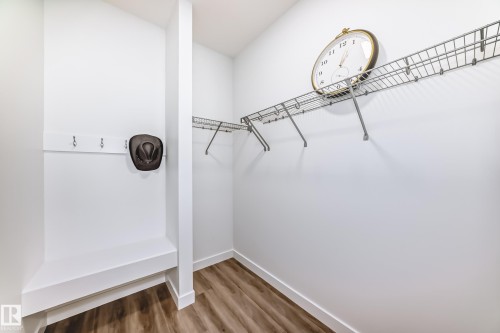 631 Kinglet Boulevard, Edmonton, AB - Indoor With Storage