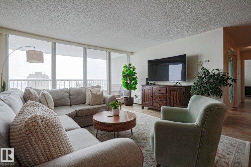 702 9923 103 Street, Edmonton, AB - Indoor Photo Showing Living Room