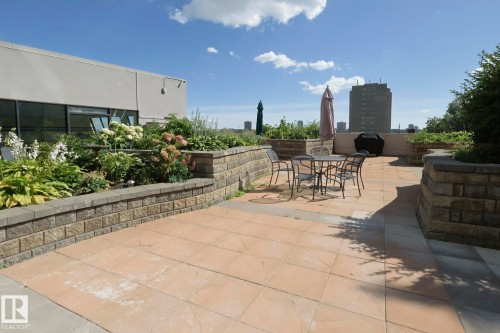 702 9923 103 Street, Edmonton, AB - Outdoor