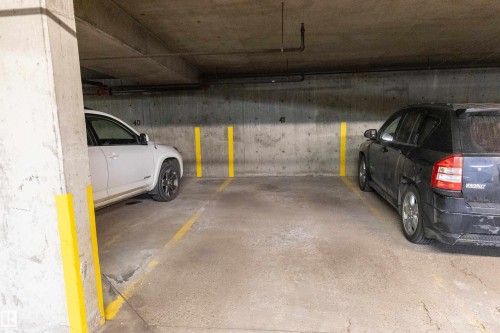 407 11211 85 Street, Edmonton, AB - Indoor Photo Showing Garage